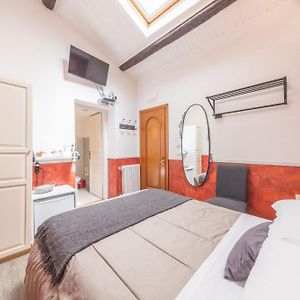 Room In Bb - Small Double Room In History House